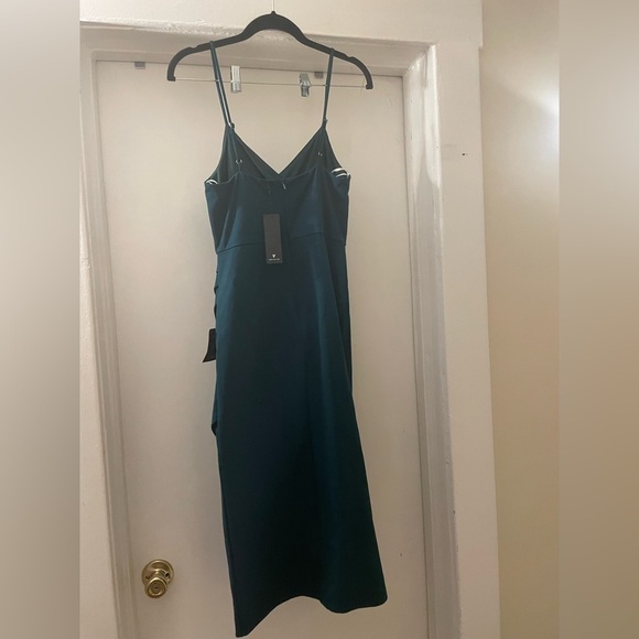 Lulu’s Forest Green MIDI Dress size Medium - Picture 5 of 9